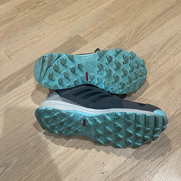 Adidas terrex hiking shoes size 9 - Picture 3 of 6